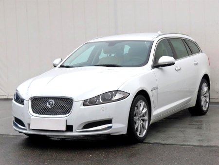 Jaguar XF, 2013 - pohled č. 3