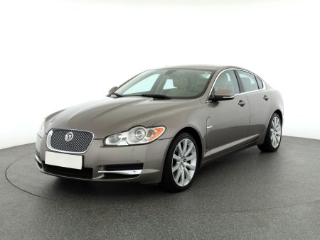 Jaguar XF, 2010 - pohled č. 3