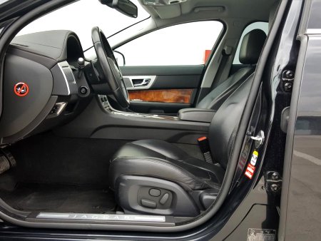 Jaguar XF, 2012 - pohled č. 11