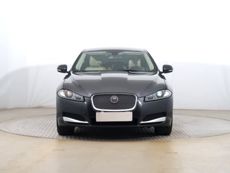Jaguar XF, 2013 - pohled č. 2