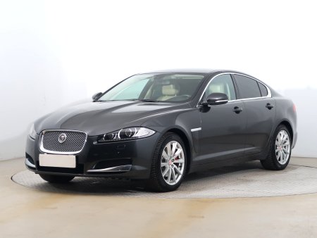 Jaguar XF, 2013 - pohled č. 3