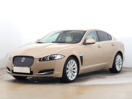 Jaguar XF, 2011 - pohled č. 3