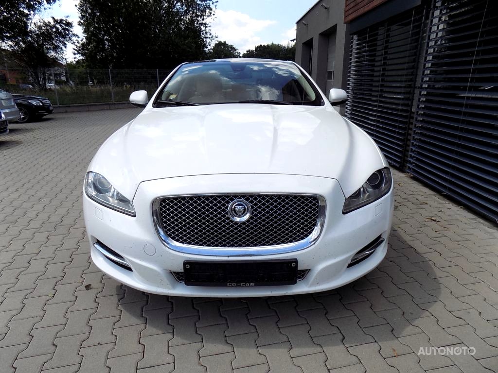 Jaguar XJ, 2011 - pohled č. 2