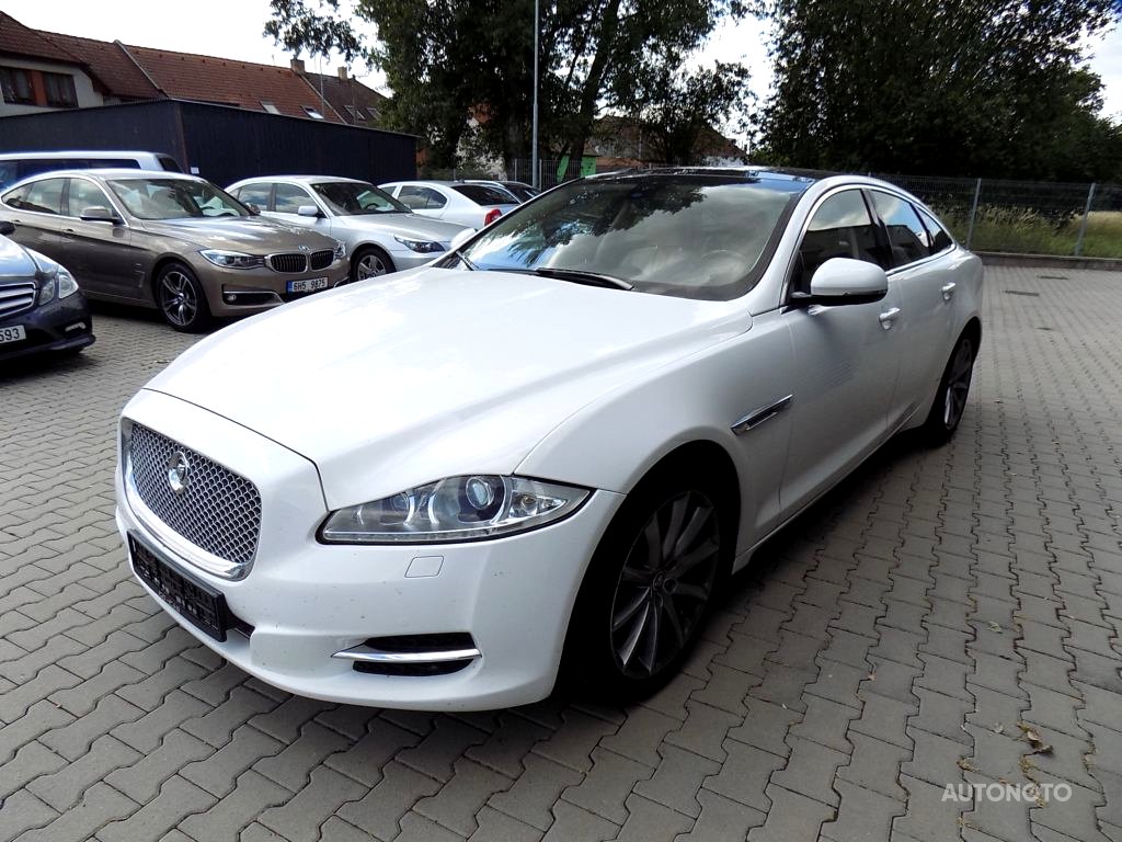 Jaguar XJ, 2011 - pohled č. 3