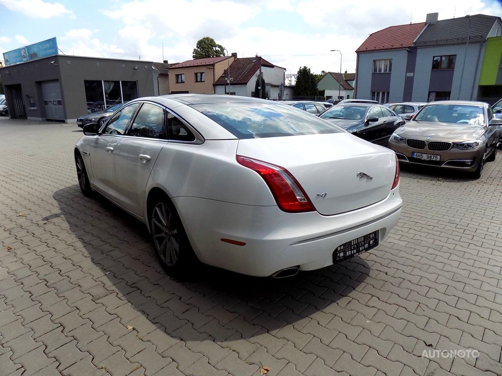 Jaguar XJ, 2011 - pohled č. 5