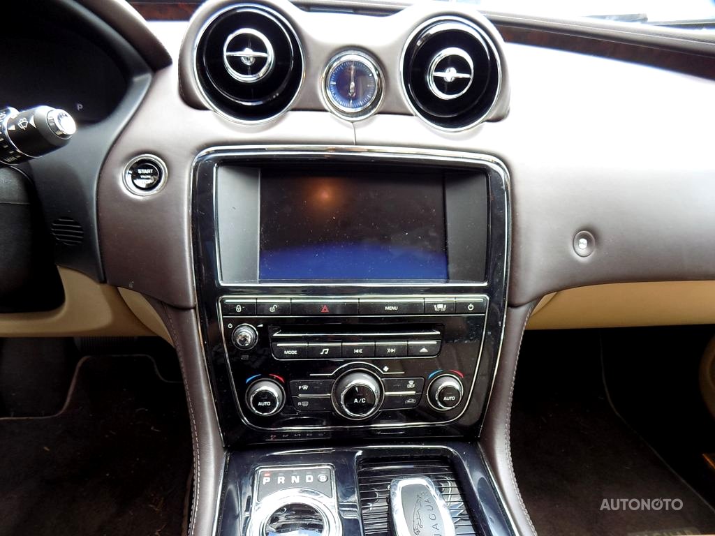 Jaguar XJ, 2011 - pohled č. 9