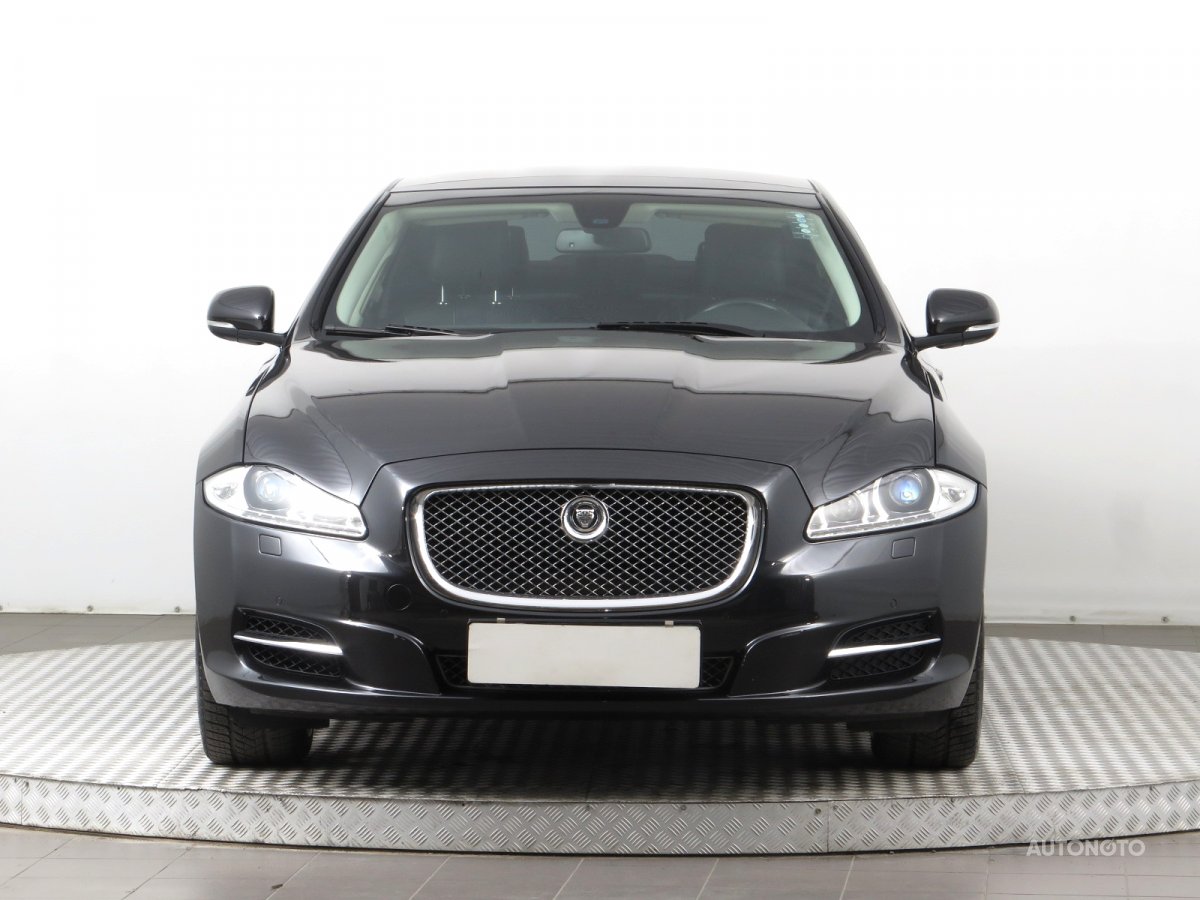 Jaguar XJ, 2012 - pohled č. 2