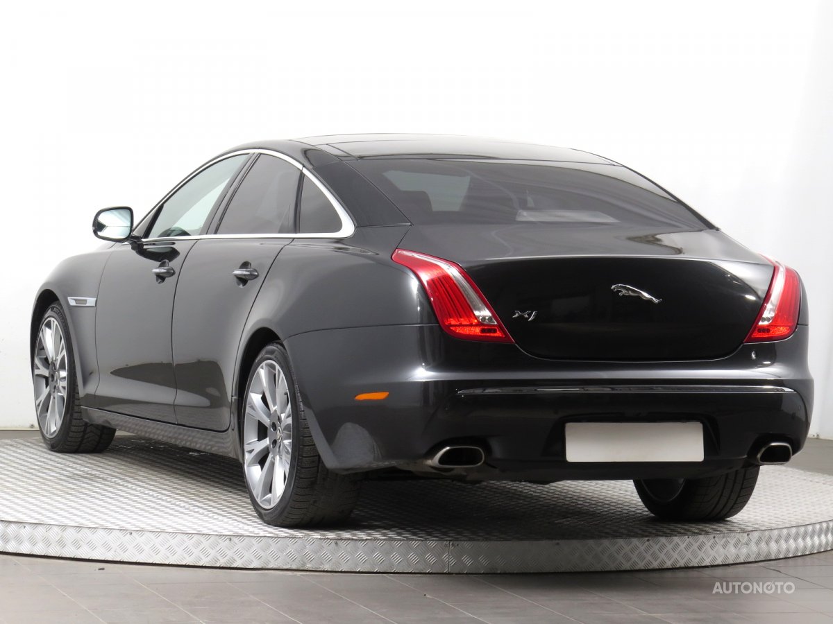 Jaguar XJ, 2012 - pohled č. 5