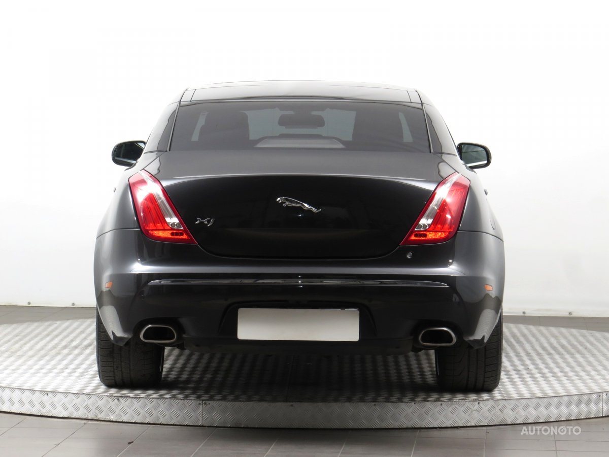 Jaguar XJ, 2012 - pohled č. 6