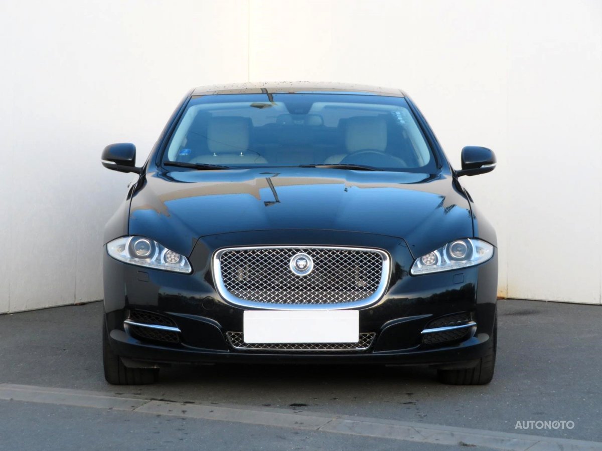 Jaguar XJ, 2012 - pohled č. 2