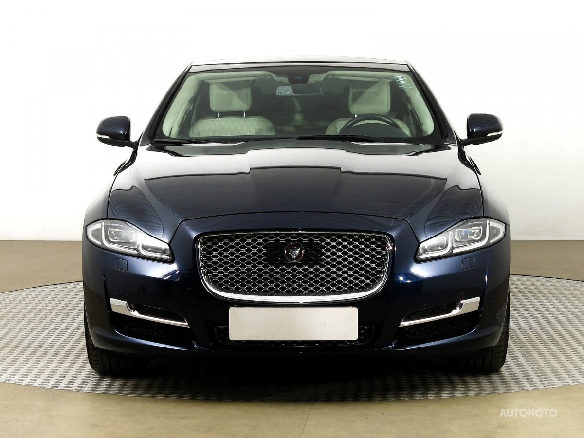 Jaguar XJ, 2018 - pohled č. 2