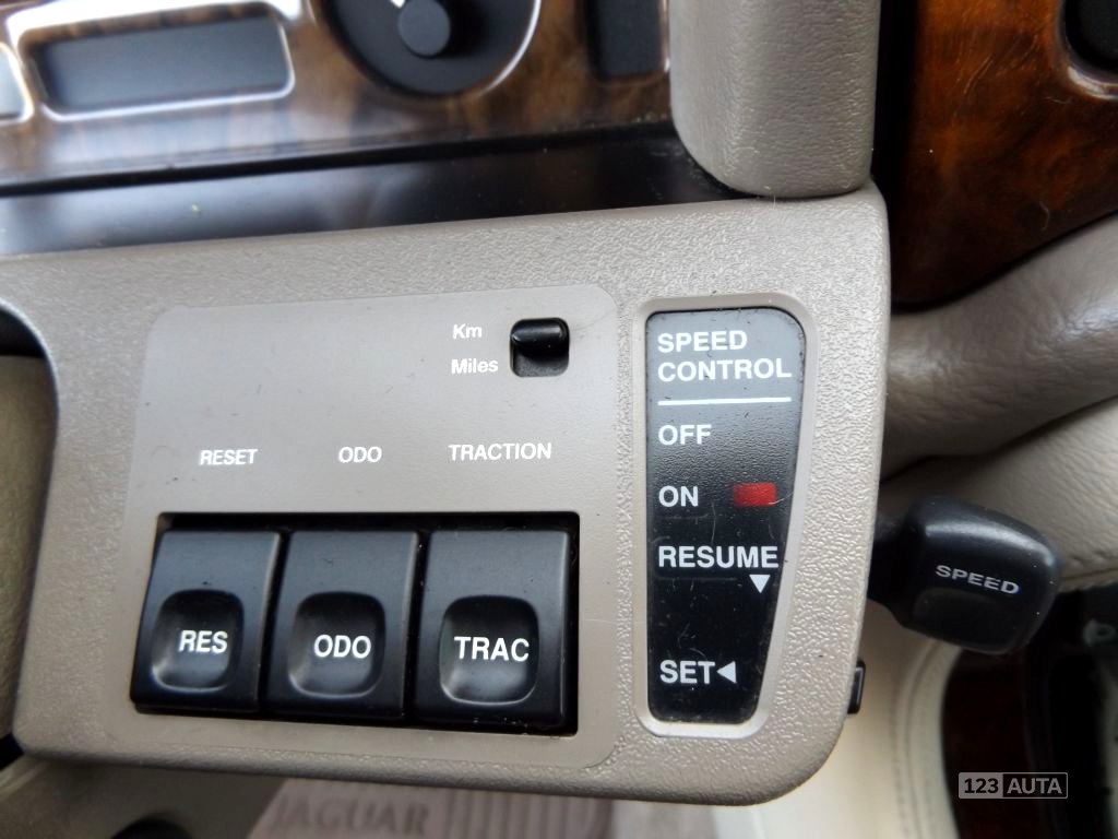 Jaguar XJ, 1995 - pohled č. 16