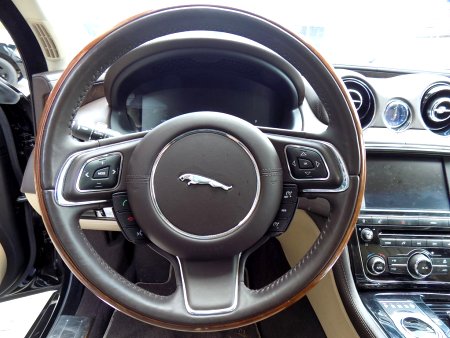 Jaguar XJ, 2011 - pohled č. 8