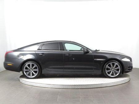 Jaguar XJ, 2012 - pohled č. 8