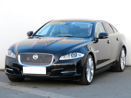 Jaguar XJ, 2012 - pohled č. 3