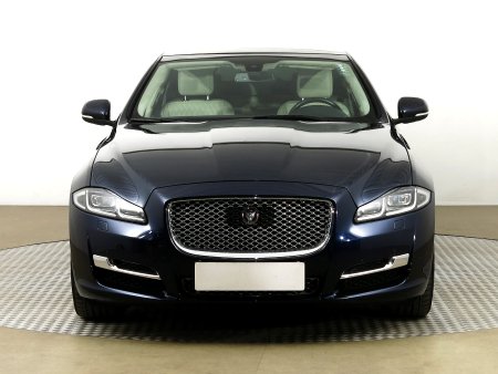 Jaguar XJ, 2018 - pohled č. 2