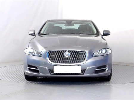 Jaguar XJ, 2011 - pohled č. 2