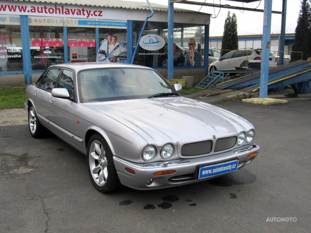 Jaguar XJR, 2000 - pohled č. 3
