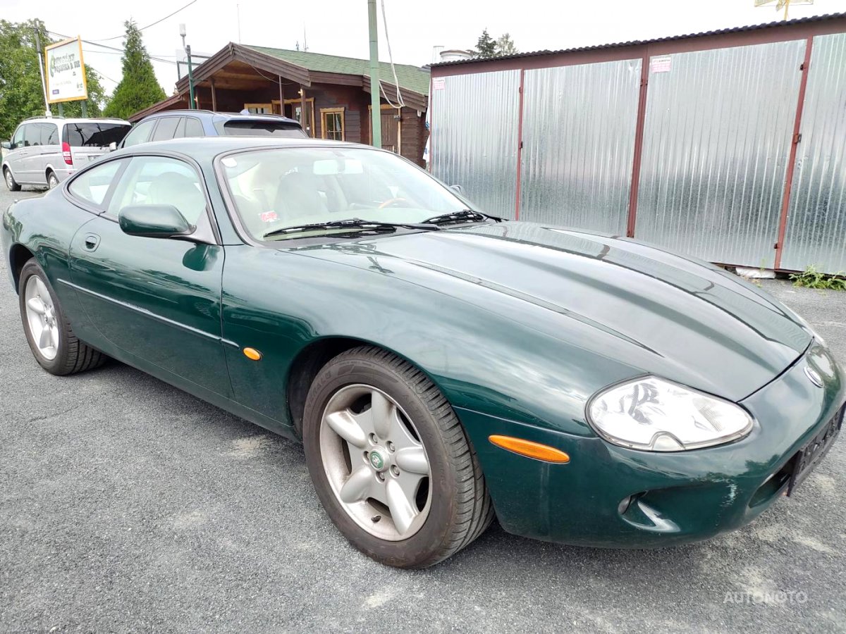 Jaguar XK8, 1997 - pohled č. 2