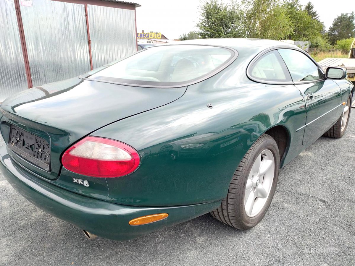 Jaguar XK8, 1997 - pohled č. 3