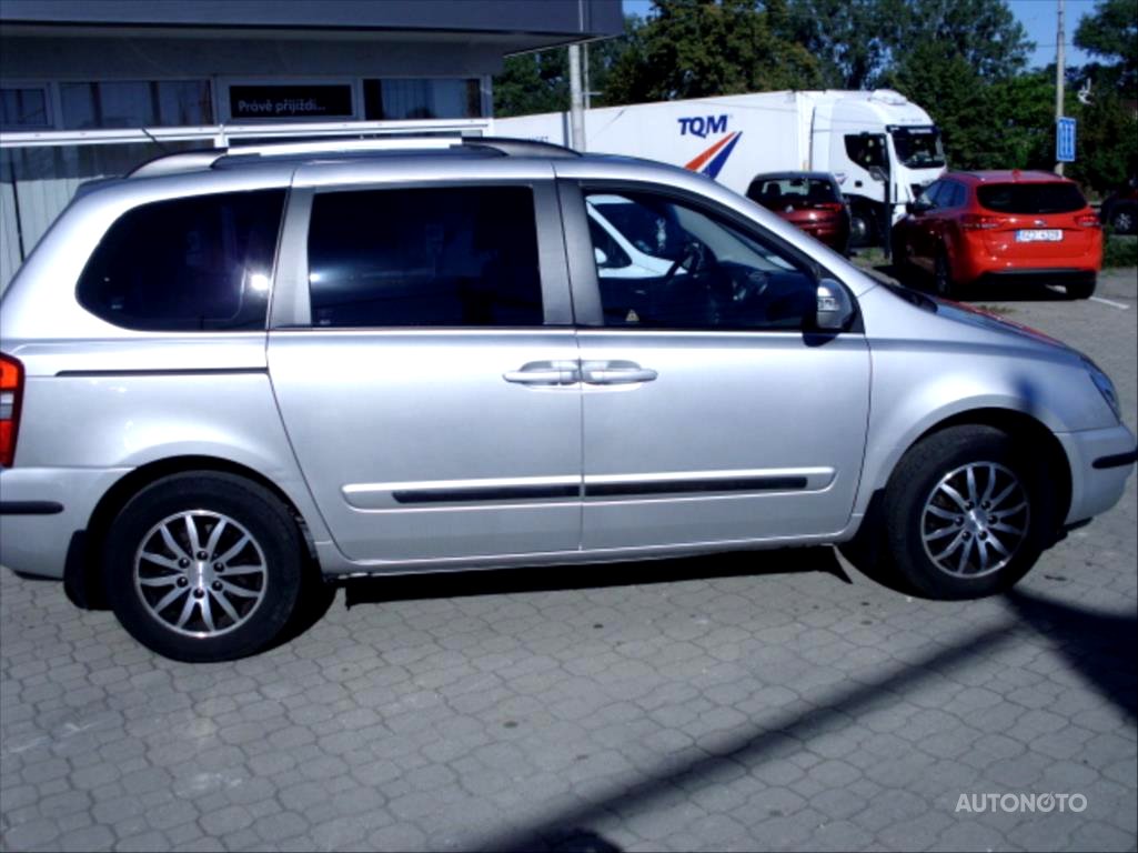 Kia Carnival, 2011 - pohled č. 3