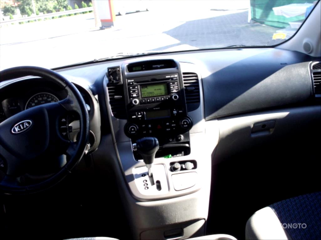 Kia Carnival, 2011 - pohled č. 7