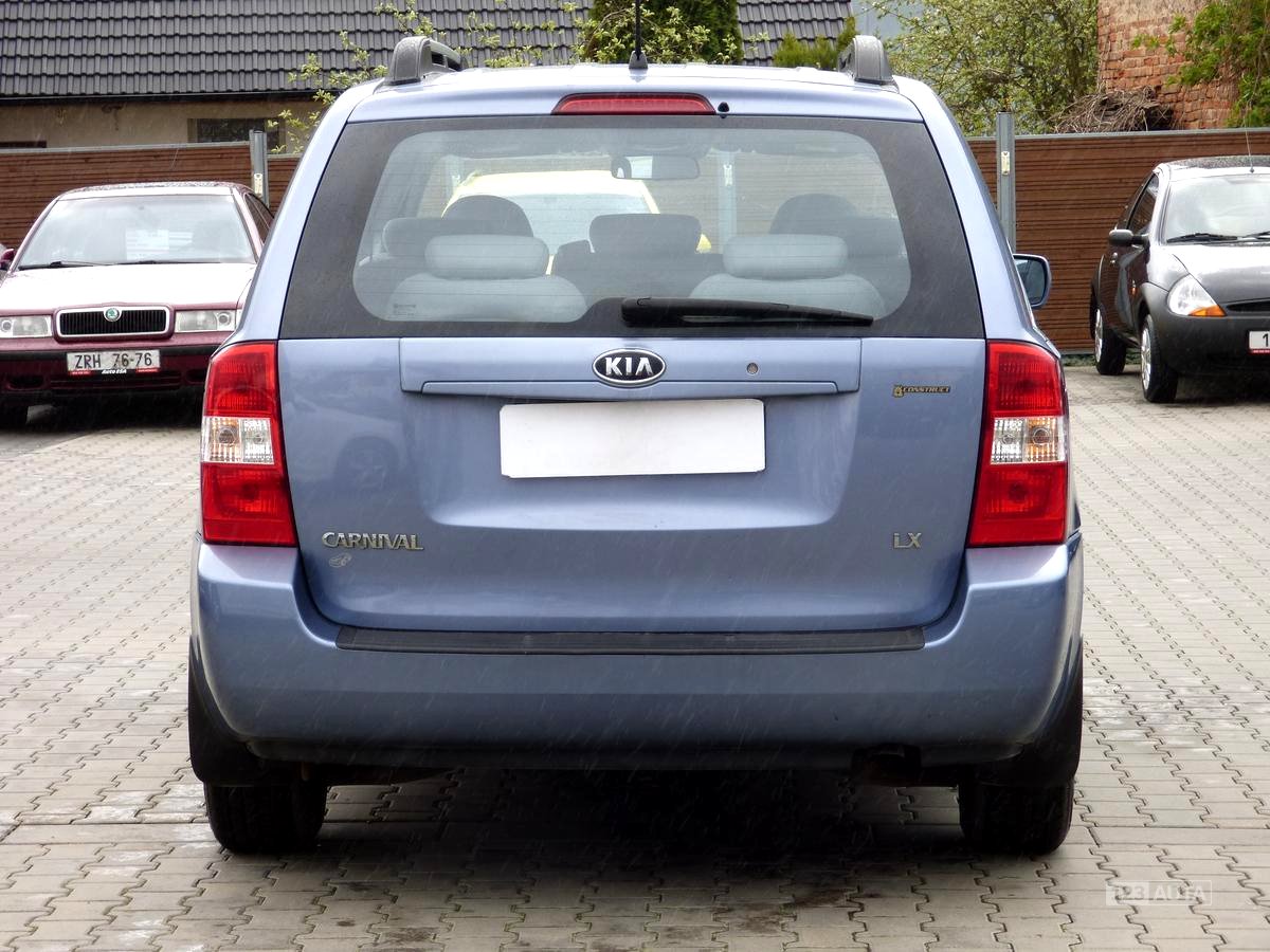 Kia Carnival, 2008 - pohled č. 6