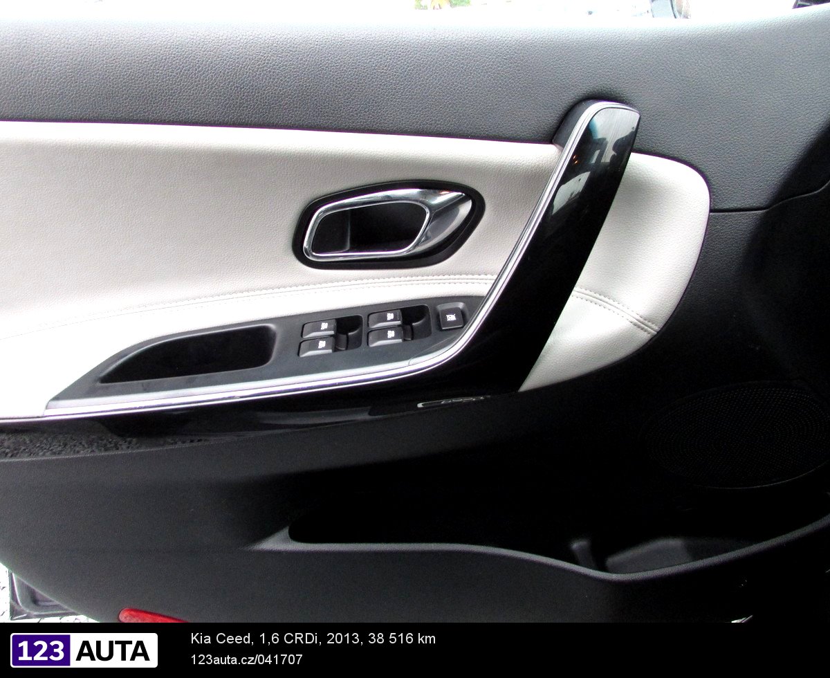 Kia Cee´d, 2013 - pohled č. 18