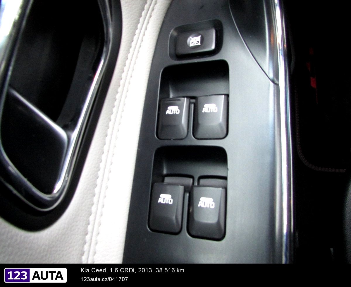 Kia Cee´d, 2013 - pohled č. 19