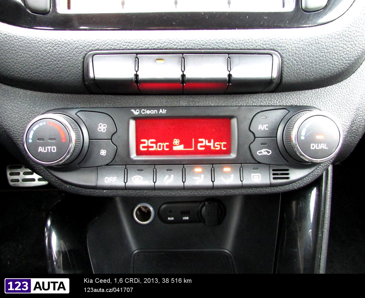 Kia Cee´d, 2013 - pohled č. 22