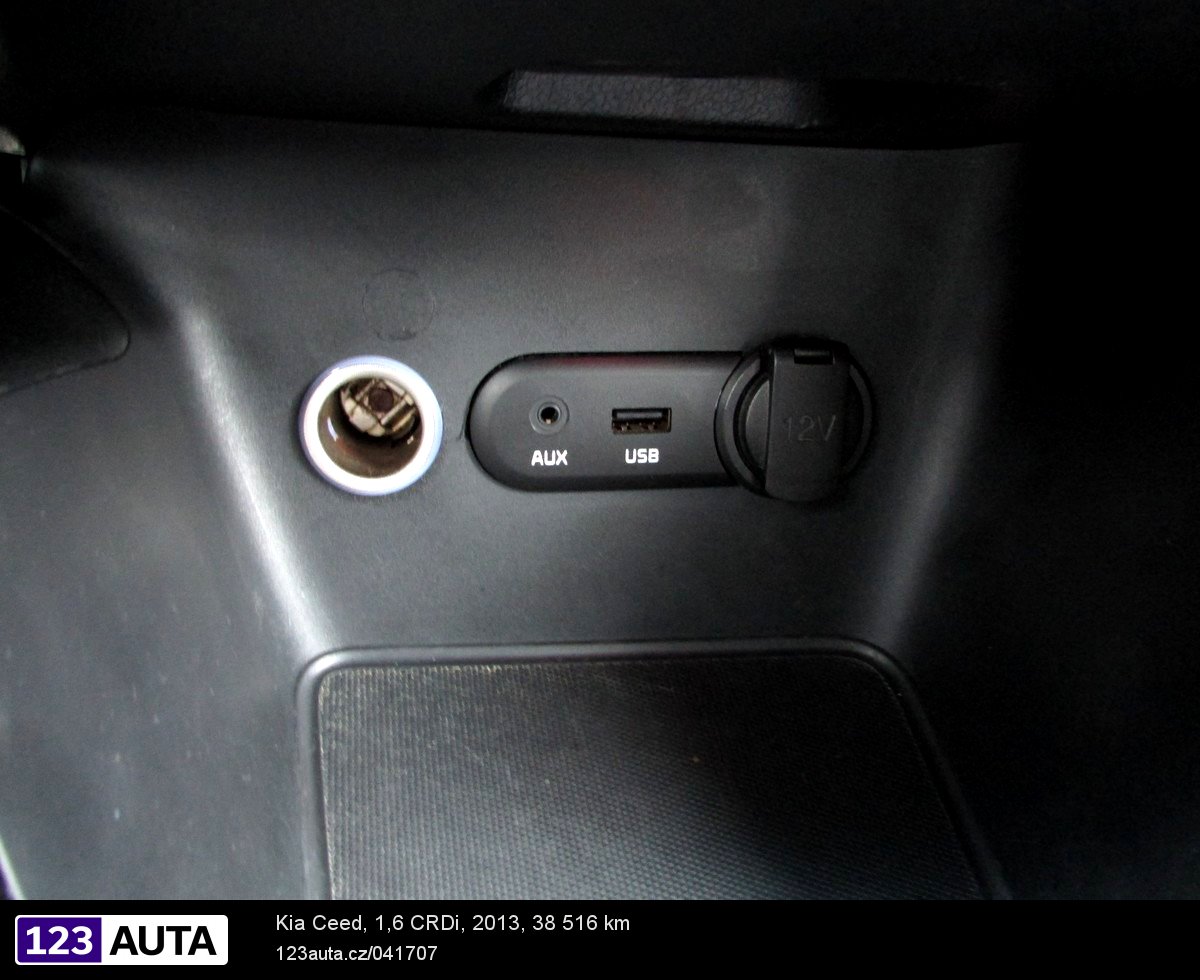 Kia Cee´d, 2013 - pohled č. 27