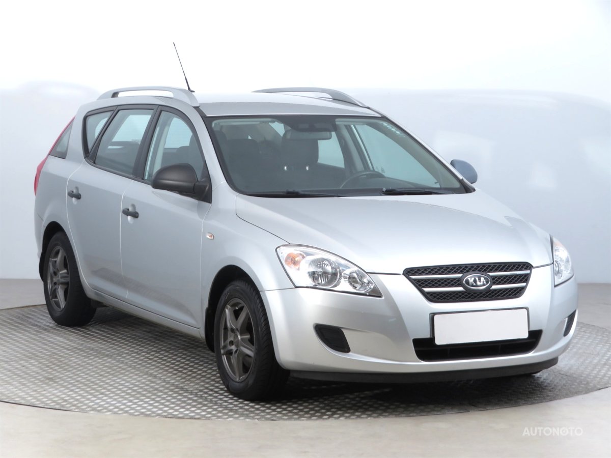 Kia Cee´d, 2009 - celkový pohled