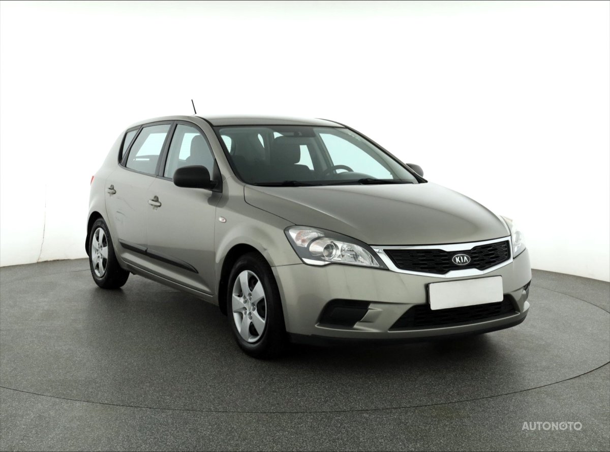 Kia Cee´d, 2010 - celkový pohled