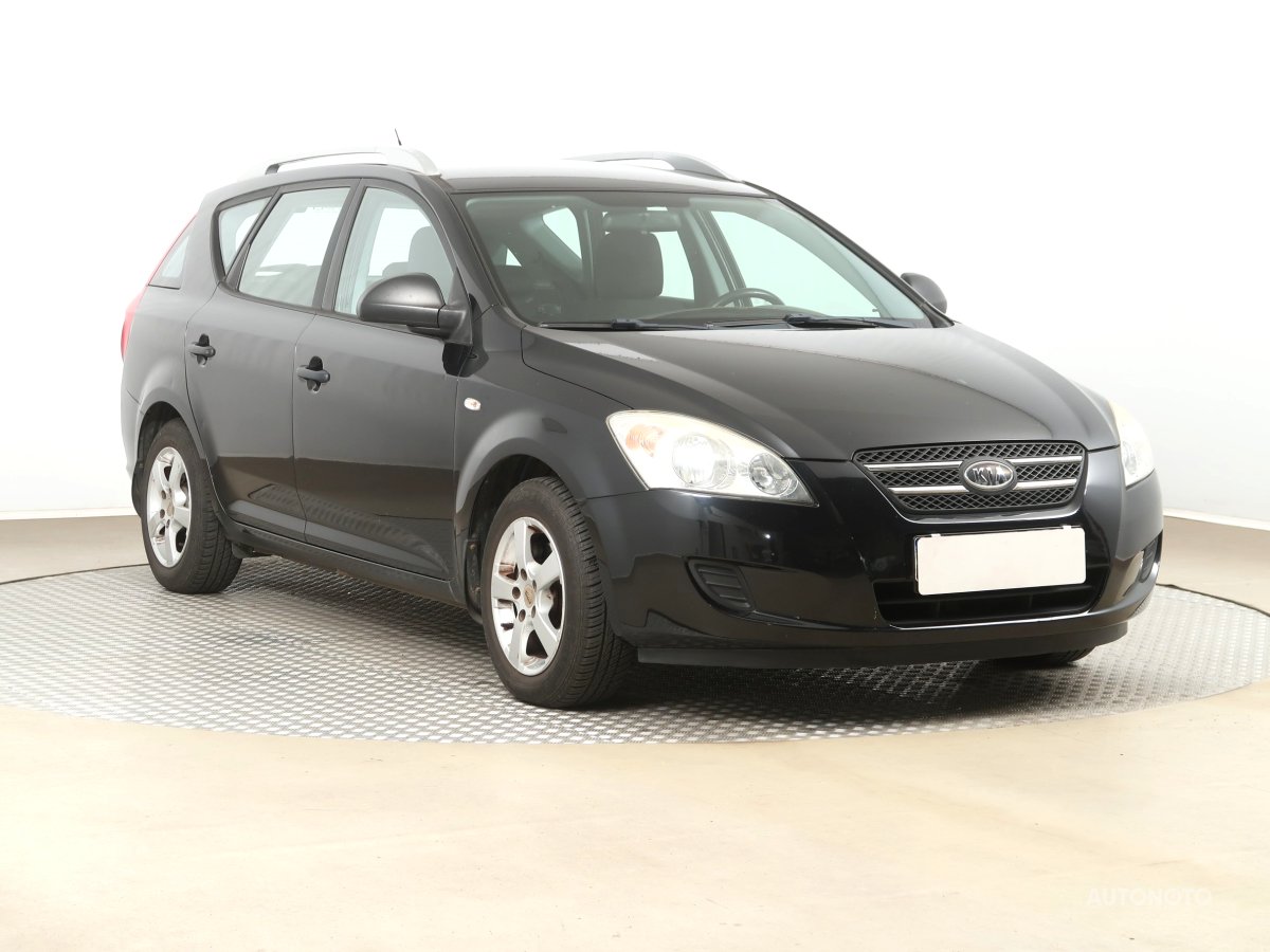 Kia Cee´d, 2009 - celkový pohled