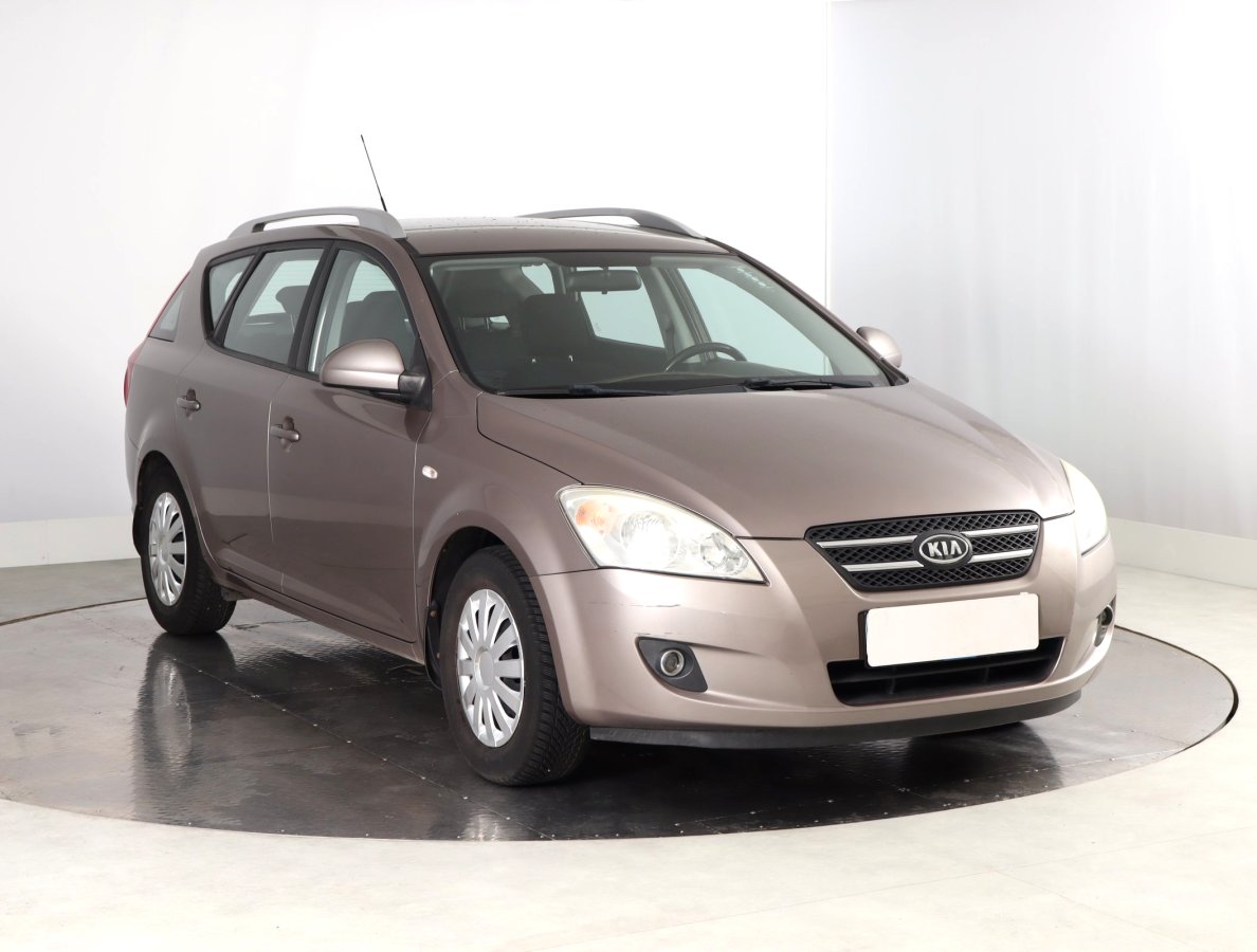 Kia Cee´d, 2009 - celkový pohled