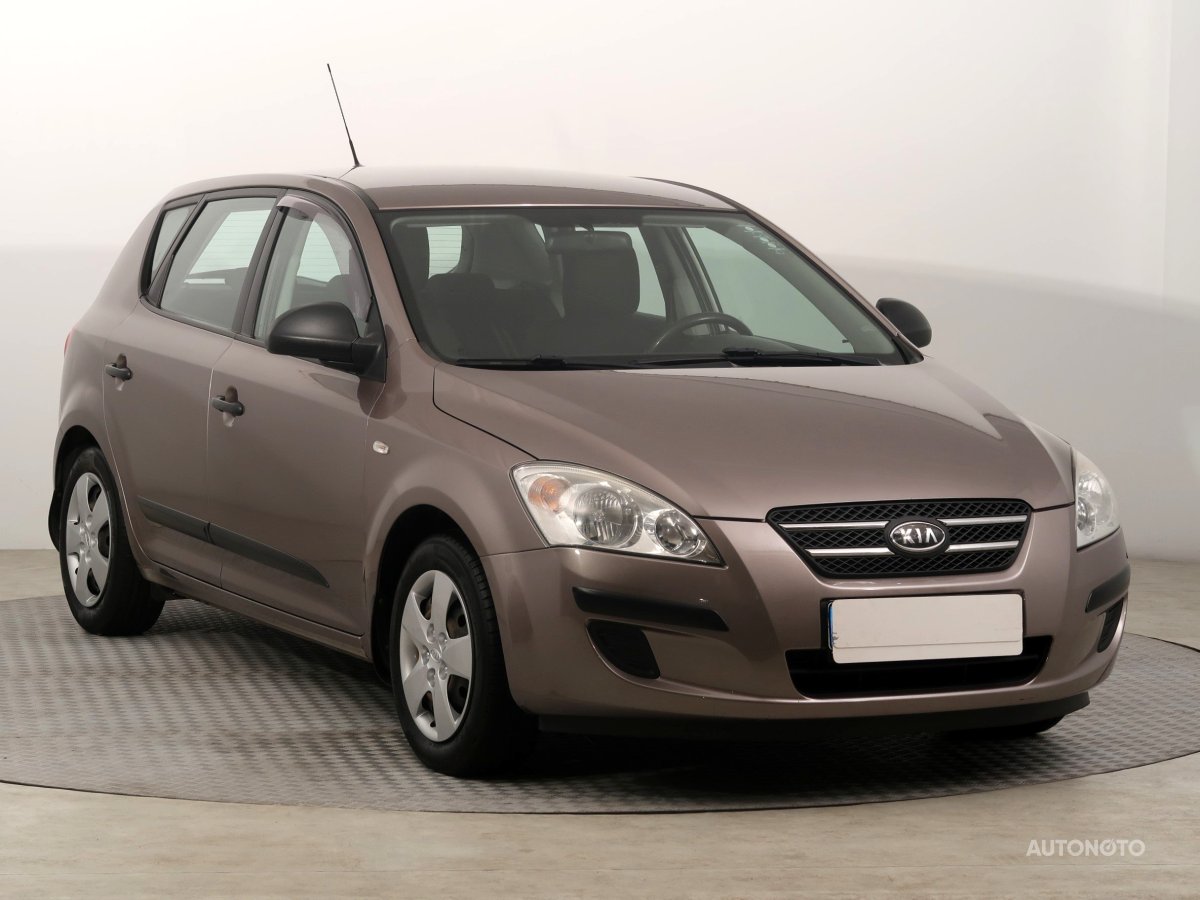 Kia Cee´d, 2009 - celkový pohled