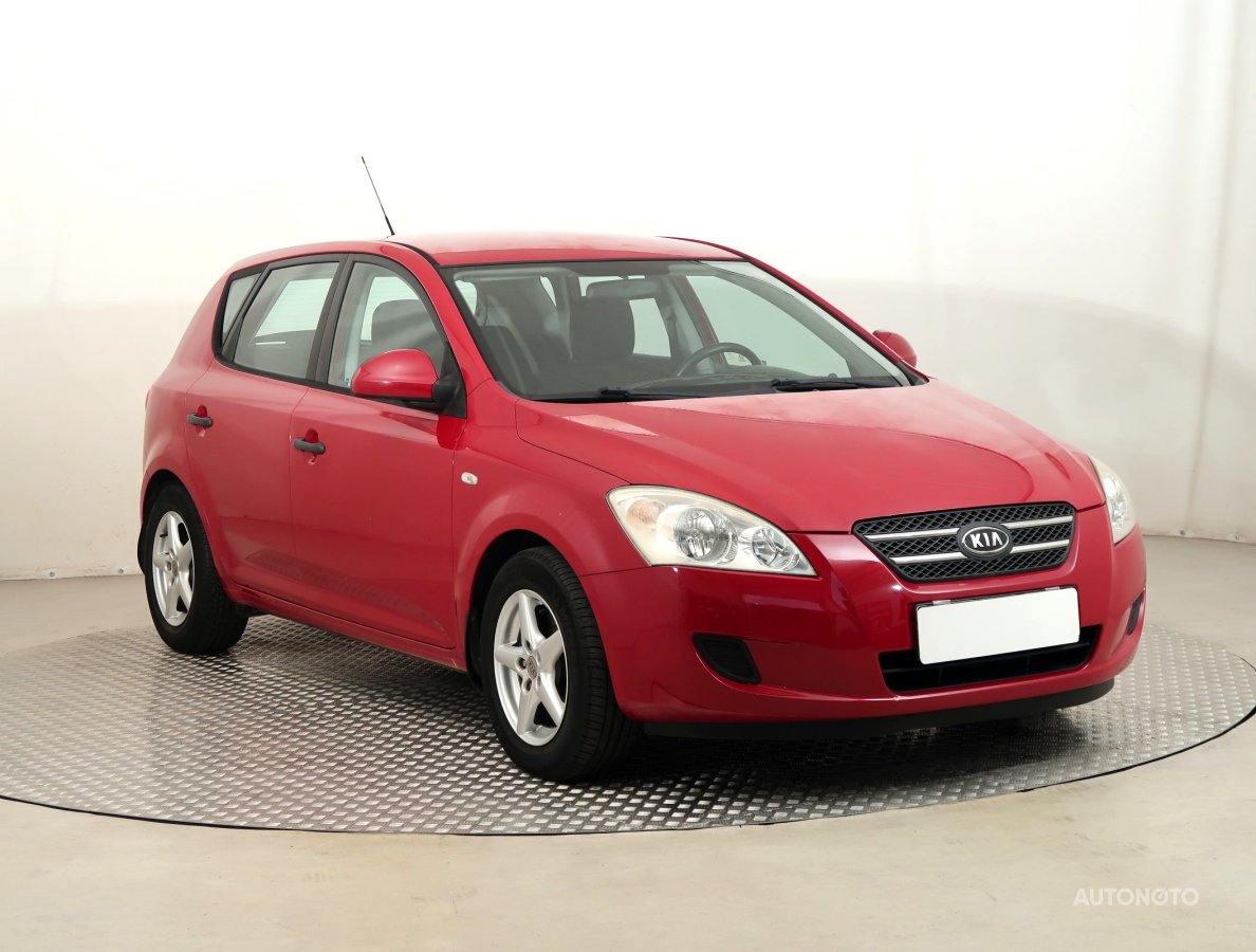 Kia Cee´d, 2007 - celkový pohled