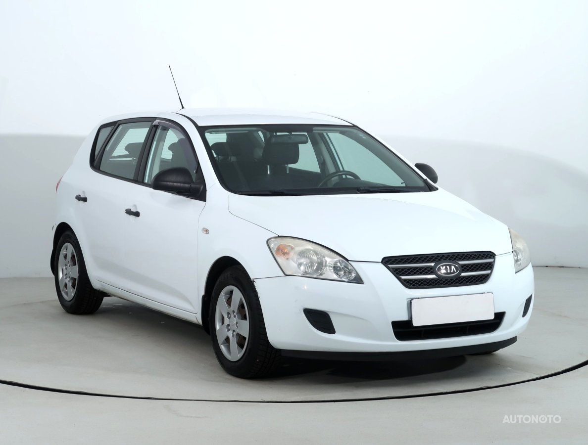 Kia Cee´d, 2008 - celkový pohled