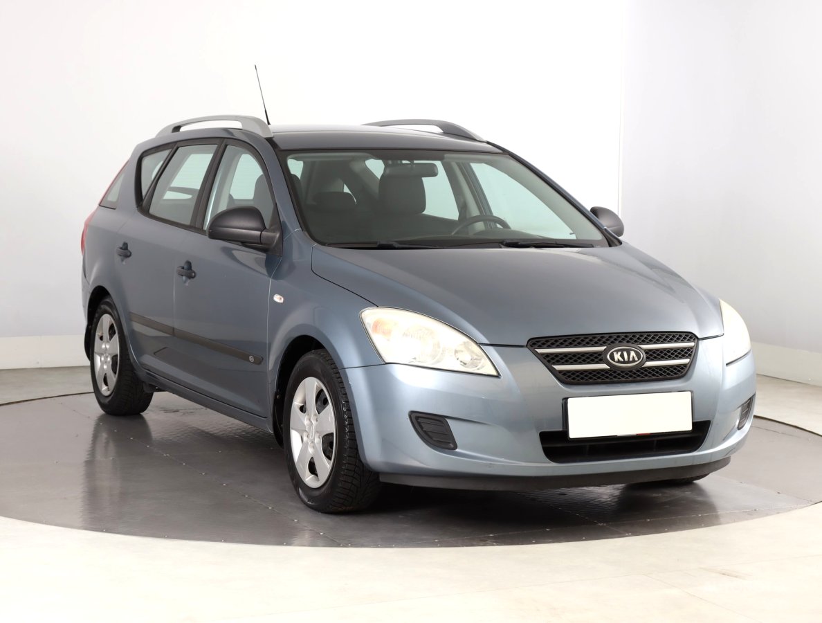 Kia Cee´d, 2008 - celkový pohled