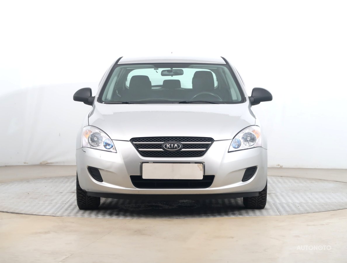 Kia Cee´d, 2010 - pohled č. 2