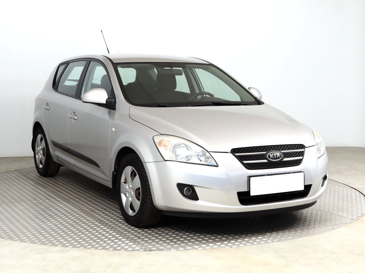 Kia Cee´d, 2008 - celkový pohled