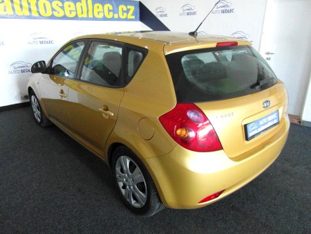 Kia Cee´d, 2008 - pohled č. 4