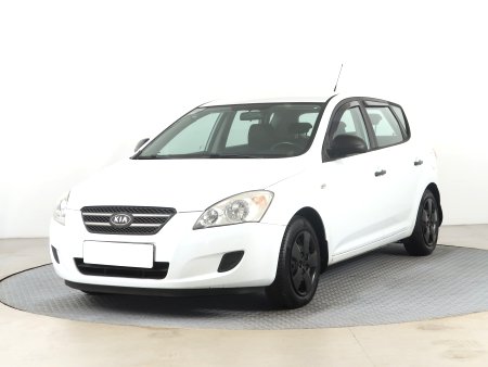 Kia Cee´d, 2008 - pohled č. 3