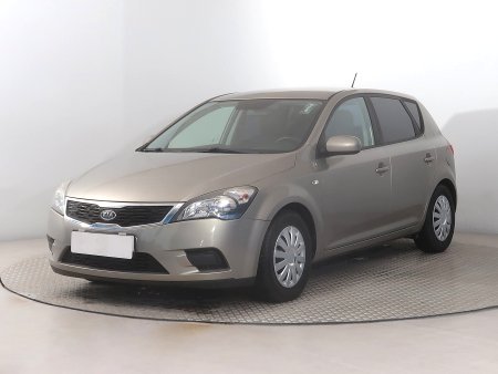 Kia Cee´d, 2011 - pohled č. 3