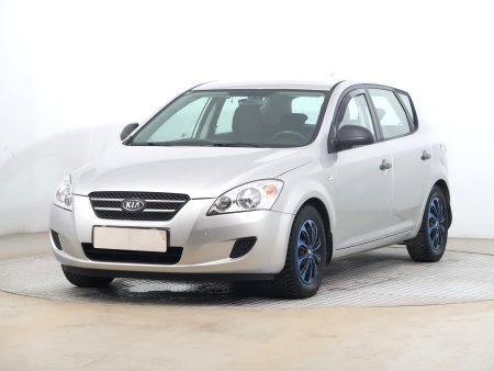 Kia Cee´d, 2010 - pohled č. 3