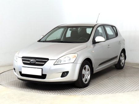 Kia Cee´d, 2008 - pohled č. 3