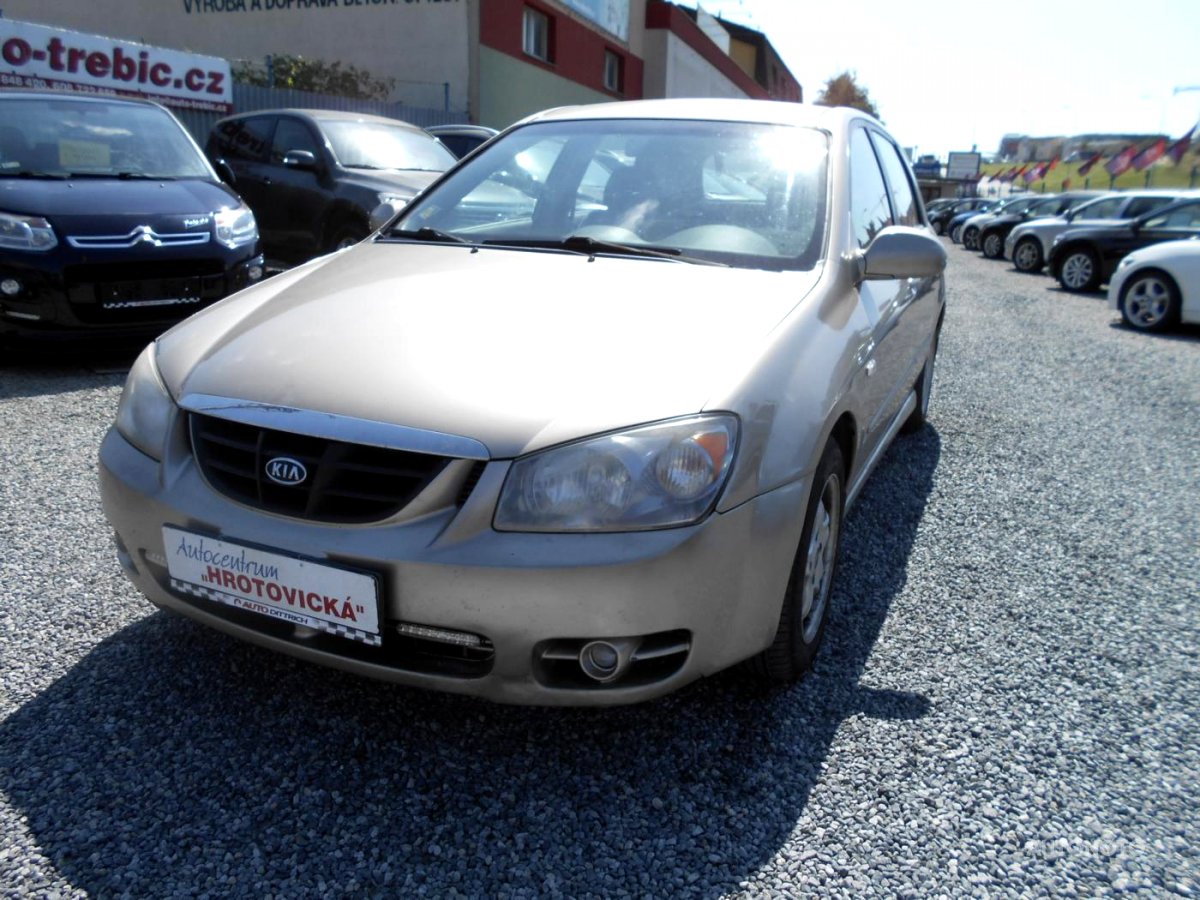 Kia Cerato, 2001 - pohled č. 2