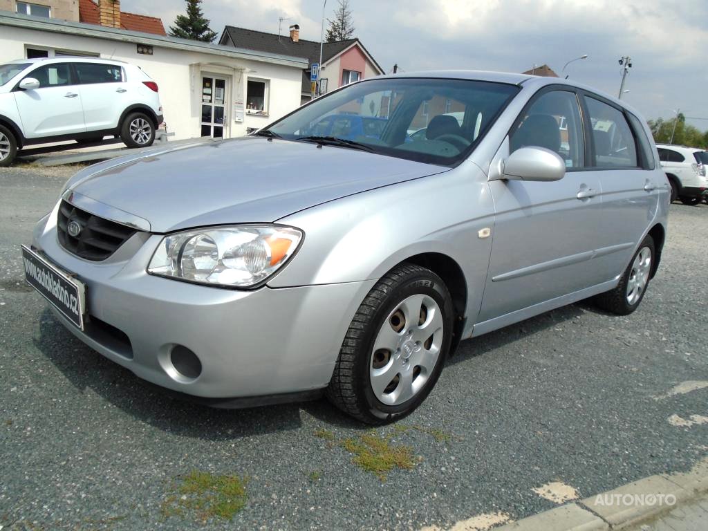 Kia Cerato, 2005 - celkový pohled