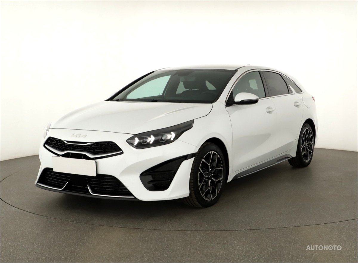 Kia ProCeed, 2023 - pohled č. 3