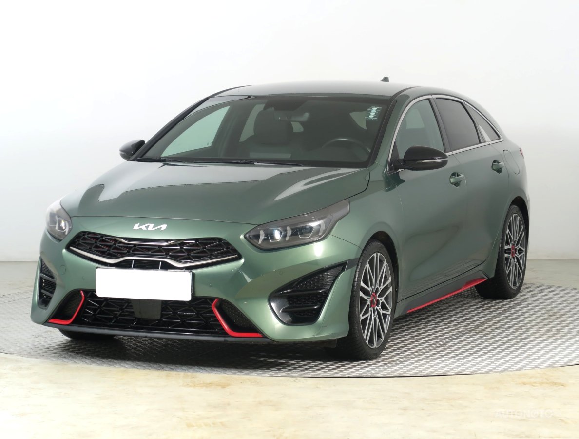 Kia ProCeed, 2023 - pohled č. 3